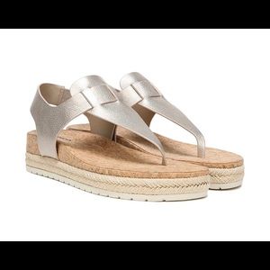 Brand new Vince Flint 2 Espadrille Thong Sandals